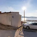 Front In With House Sea View Lägenhet Klek