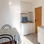 Front In With House Sea View Apartman *