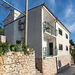 Apartman Front In With House Sea View *