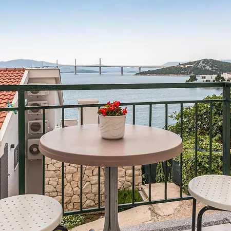 Apartament Cozy In With Wifi Klek